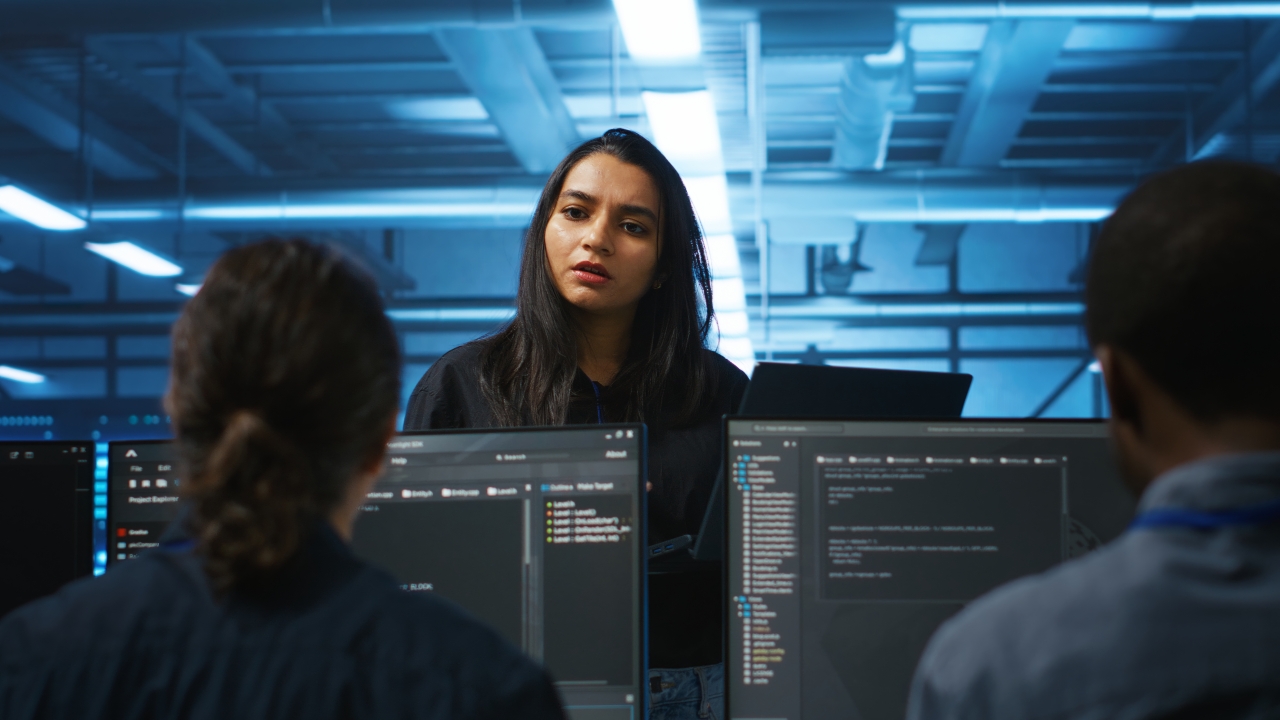 manager-coordinating-tech-specialists-fixing-data-center-damages manager-coordinating-tech-specialists-fixing-data-center-damages